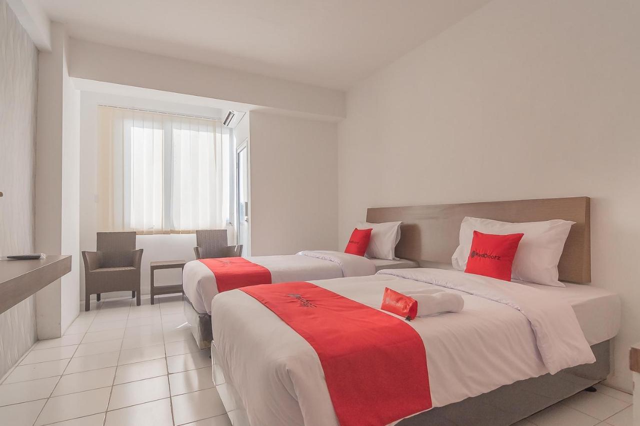 Reddoorz Apartment @ Emerald Towers Бандунг Екстер'єр фото