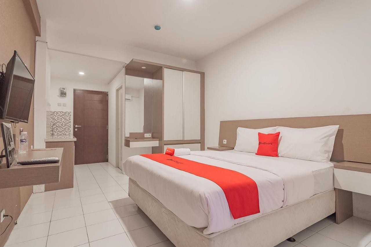 Reddoorz Apartment @ Emerald Towers Бандунг Екстер'єр фото